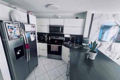 Купить кондоминиум в Хайалиа Гарденс, Флорида 2 спальни, 118.91м2, № 2005718 - фото 3