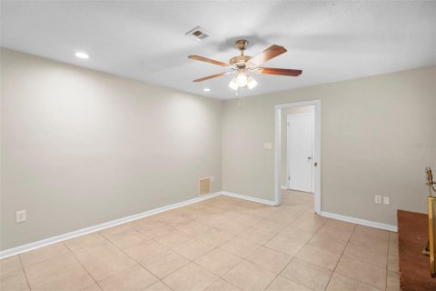 Casa en venta en Orlando, Florida, 4 dormitorios, 153.01 m2 № 1916127 - foto 18