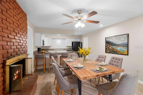Casa en venta en Orlando, Florida, 4 dormitorios, 153.01 m2 № 1916127 - foto 4