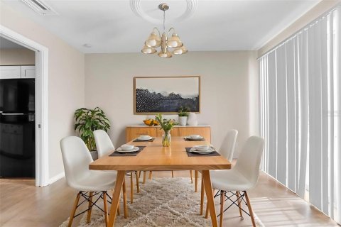 Casa en venta en Orlando, Florida, 4 dormitorios, 153.01 m2 № 1916127 - foto 5