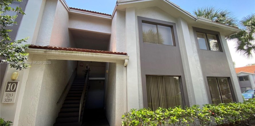 Apartamento en Coral Springs, Florida 2 dormitorios, 84.54 m2 № 1932389