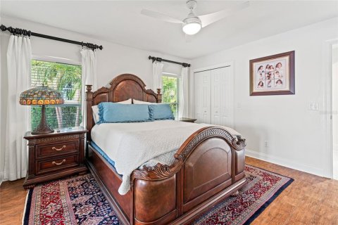 House in Apollo Beach, Florida 4 bedrooms, 378.39 sq.m. № 1650407 - photo 23