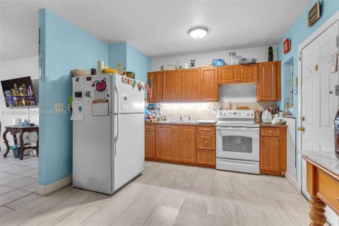 Casa en venta en Miami, Florida, 2 dormitorios, 86.96 m2 № 2051252 - foto 5