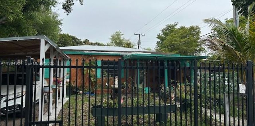 Casa en Miami, Florida 2 dormitorios, 86.96 m2 № 2051252