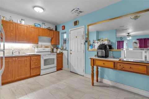 Casa en venta en Miami, Florida, 2 dormitorios, 86.96 m2 № 2051252 - foto 4