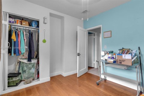 Casa en venta en Miami, Florida, 2 dormitorios, 86.96 m2 № 2051252 - foto 11