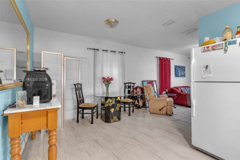 Casa en venta en Miami, Florida, 2 dormitorios, 86.96 m2 № 2051252 - foto 6