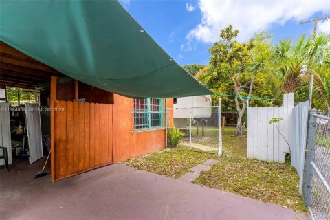 Casa en venta en Miami, Florida, 2 dormitorios, 86.96 m2 № 2051252 - foto 18