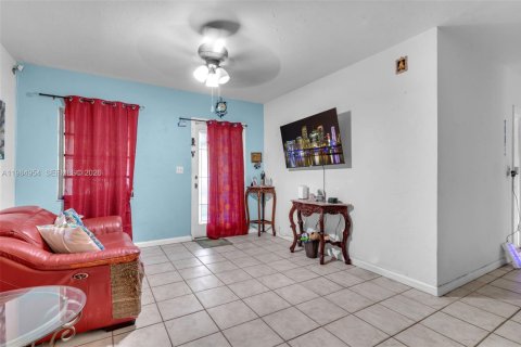 Casa en venta en Miami, Florida, 2 dormitorios, 86.96 m2 № 2051252 - foto 10