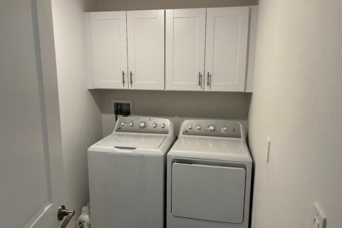 Touwnhouse à louer à Tampa, Floride: 3 chambres, 173.17 m2 № 2095891 - photo 12