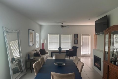 Touwnhouse à louer à Tampa, Floride: 3 chambres, 173.17 m2 № 2095891 - photo 4