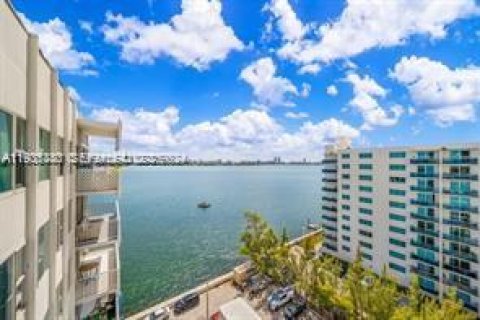 Condominio en alquiler en North Bay Village, Florida, 40.13 m2 № 1993793 - foto 1