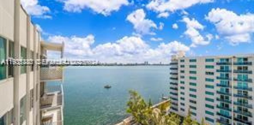 Estudio en el Condominio en North Bay Village, Florida  № 1993793