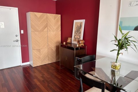 Condo in Miami Beach, Florida, 1 bedroom  № 2317958 - photo 12