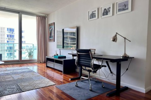 Condo in Miami Beach, Florida, 1 bedroom  № 2317958 - photo 10