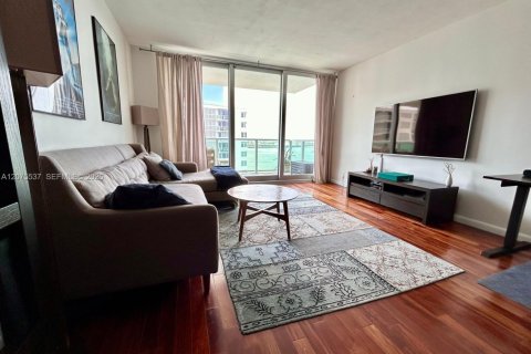 Condo in Miami Beach, Florida, 1 bedroom  № 2317958 - photo 3