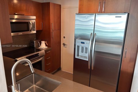 Condo in Miami Beach, Florida, 1 bedroom  № 2317958 - photo 13