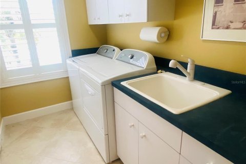 House in Venice, Florida 3 bedrooms, 215.25 sq.m. № 1787757 - photo 8