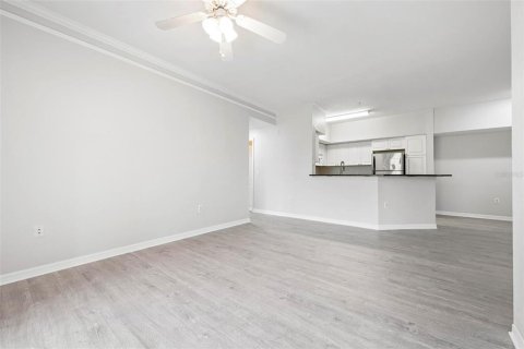 Copropriété à louer à Sarasota, Floride: 3 chambres, 118.91 m2 № 2399360 - photo 12