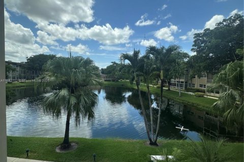 Condominio en venta en Lauderdale Lakes, Florida, 1 dormitorio, 63.55 m2 № 1978115 - foto 3