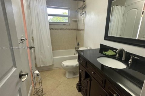 Condominio en venta en Lauderdale Lakes, Florida, 1 dormitorio, 63.55 m2 № 1978115 - foto 6