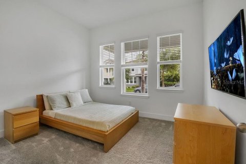 House in Winter Garden, Florida 3 bedrooms, 196.58 sq.m. № 2393505 - photo 24
