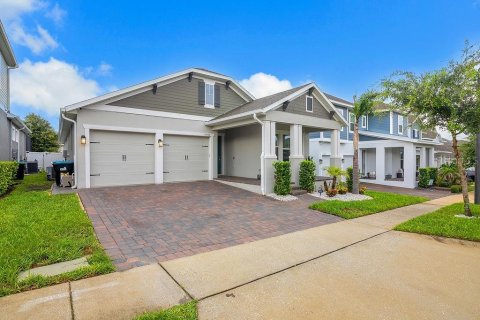 House in Winter Garden, Florida 3 bedrooms, 196.58 sq.m. № 2393505 - photo 2