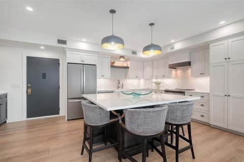 Condo in Sarasota, Florida, 3 bedrooms № 2383476 - photo 17