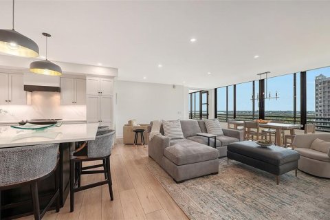 Condo in Sarasota, Florida, 3 bedrooms № 2383476 - photo 5