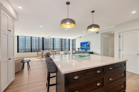 Condo in Sarasota, Florida, 3 bedrooms № 2383476 - photo 20
