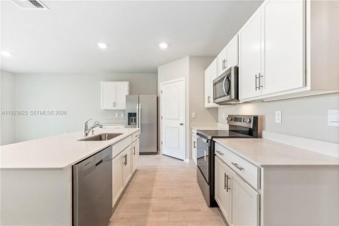 Villa ou maison à louer à LaBelle, Floride: 4 chambres, 169.83 m2 № 2080123 - photo 4