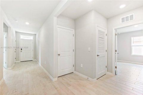 Villa ou maison à louer à LaBelle, Floride: 4 chambres, 169.83 m2 № 2080123 - photo 10