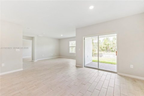 Villa ou maison à louer à LaBelle, Floride: 4 chambres, 169.83 m2 № 2080123 - photo 8