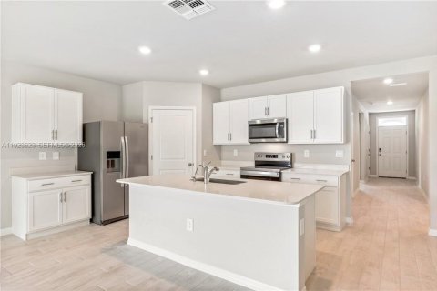 Villa ou maison à louer à LaBelle, Floride: 4 chambres, 169.83 m2 № 2080123 - photo 2