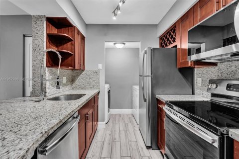 Купить кондоминиум в Помпано-Бич, Флорида 1 комната, 83.89м2, № 2011373 - фото 4