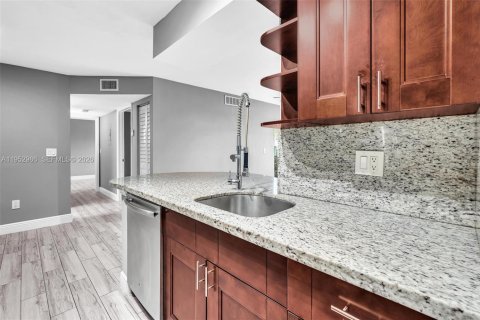 Купить кондоминиум в Помпано-Бич, Флорида 1 комната, 83.89м2, № 2011373 - фото 3