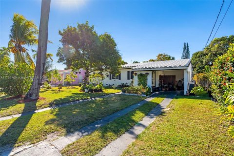 Casa en venta en Miami, Florida, 3 dormitorios, 134.34 m2 № 1708474 - foto 3
