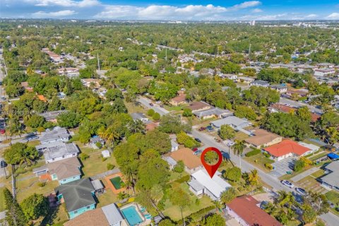 Casa en venta en Miami, Florida, 3 dormitorios, 134.34 m2 № 1708474 - foto 30