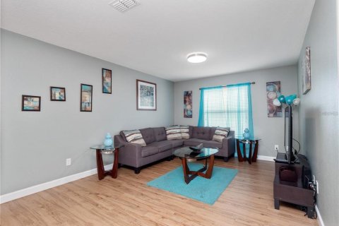 Casa en venta en Kissimmee, Florida, 6 dormitorios, 305.74 m2 № 2213221 - foto 16