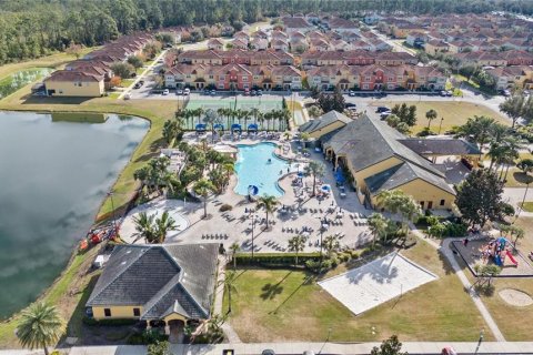 Casa en venta en Kissimmee, Florida, 6 dormitorios, 305.74 m2 № 2213221 - foto 19
