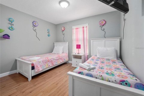 Casa en venta en Kissimmee, Florida, 6 dormitorios, 305.74 m2 № 2213221 - foto 13