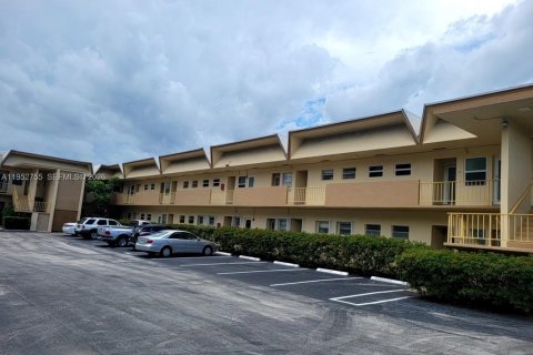 Condominio en Hallandale Beach, Florida, 1 dormitorio  № 2010679