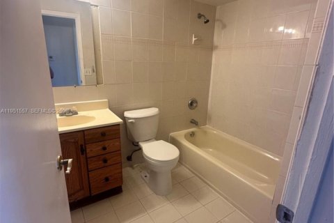 Casa en alquiler en Homestead, Florida, 4 dormitorios, 155.8 m2 № 2007783 - foto 30