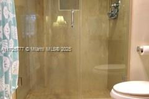 Condo in Pembroke Pines, Florida, 2 bedrooms  № 1868396 - photo 17