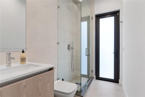 Townhouse in Miami, Florida 4 bedrooms № 2041599 - photo 22