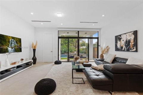 Townhouse in Miami, Florida 4 bedrooms № 2041599 - photo 25