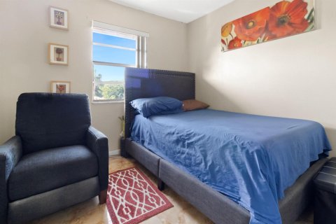Condo in Coral Springs, Florida, 2 bedrooms  № 2254680 - photo 10