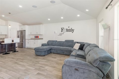 Casa en venta en Orlando, Florida, 4 dormitorios, 155.05 m2 № 1910072 - foto 5