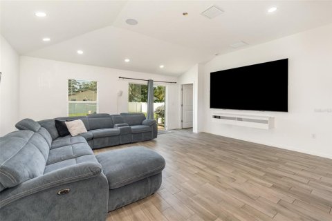 Casa en venta en Orlando, Florida, 4 dormitorios, 155.05 m2 № 1910072 - foto 6