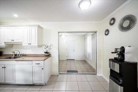 Купить коммерческую недвижимость в Норт-Порт, Флорида 4 спальни, 147.25м2, № 2377646 - фото 19